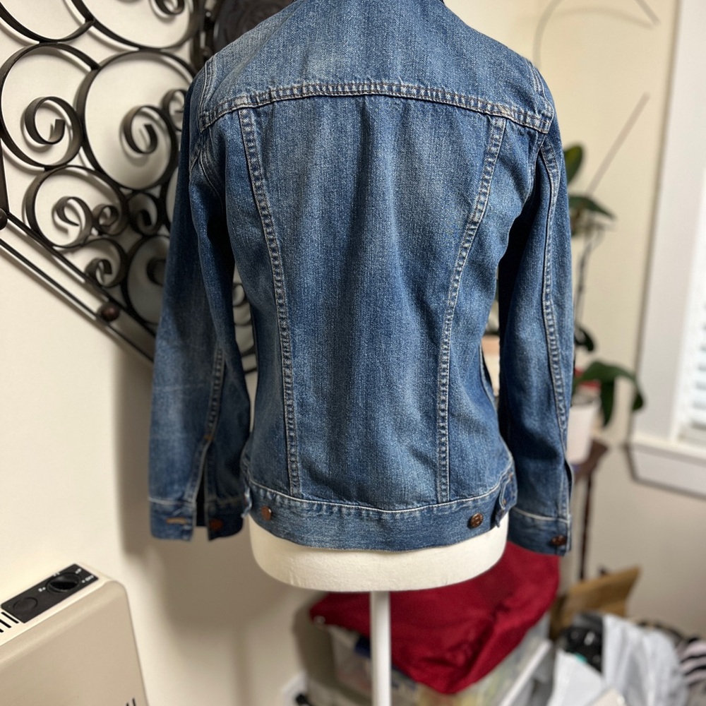 Madewell Blue Jean Jacket, EUC, no tears or bare areas, has all buttons, P2P 17” - Picture 5 of 13